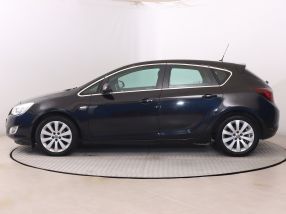 Opel Astra - 2011