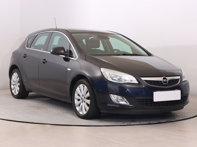 Opel Astra 2011