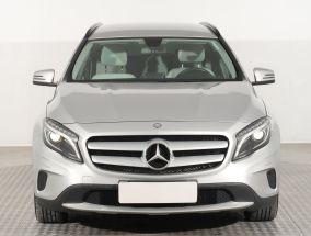 Mercedes-Benz GLA - 2015