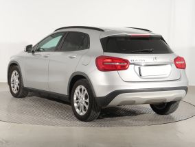 Mercedes-Benz GLA - 2015
