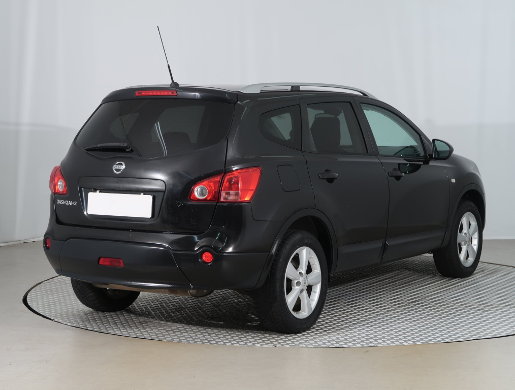 Nissan Qashqai+2