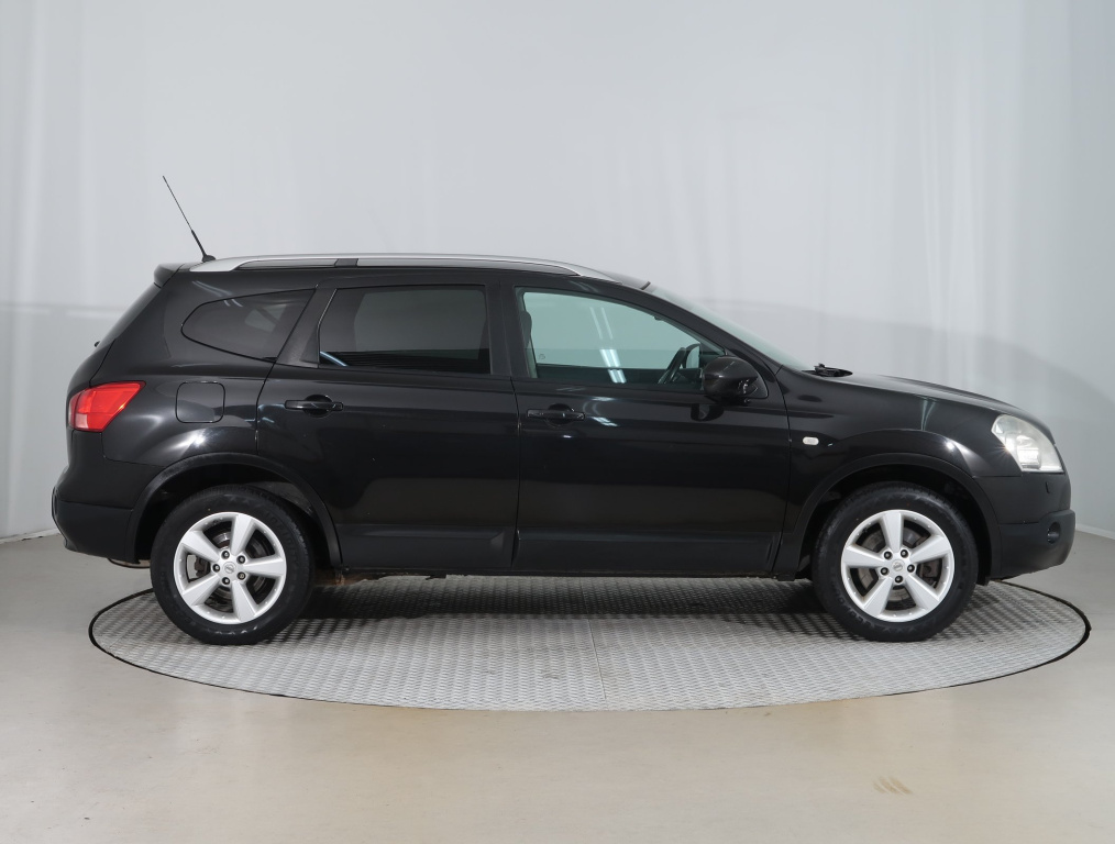 Nissan Qashqai+2