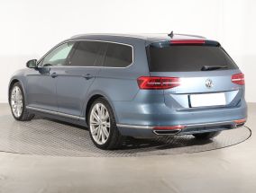 Volkswagen Passat - 2015