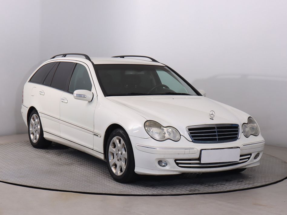 Mercedes-Benz C - 2005