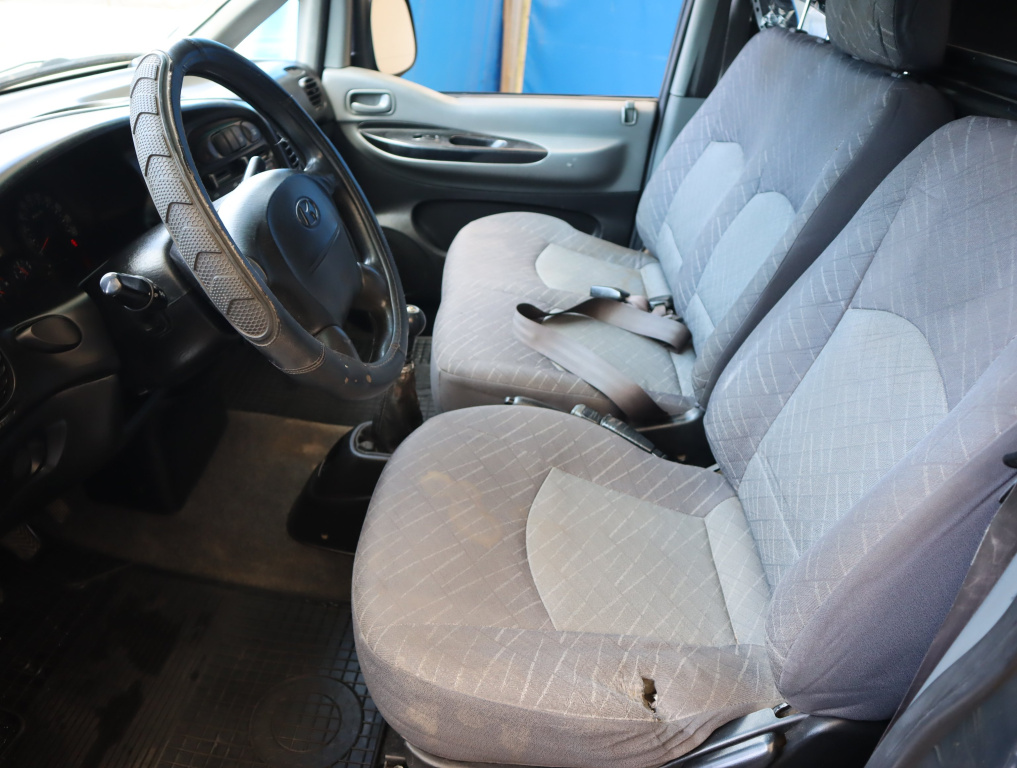 Hyundai H-1