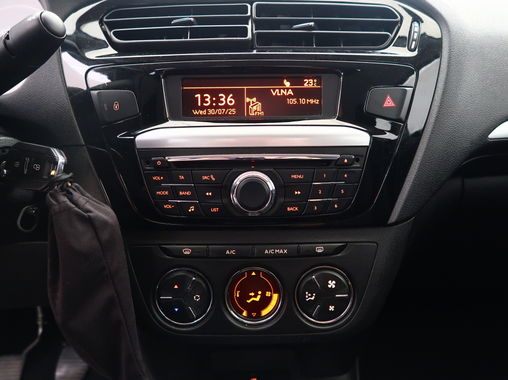 Peugeot 301