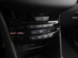 Peugeot 208 2013