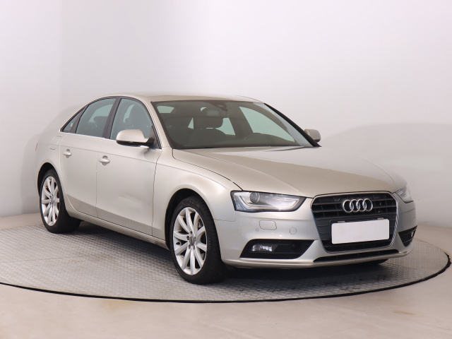 Audi A4, 2012