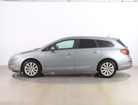 Opel Astra - 2011