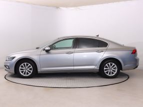 Volkswagen Passat - 2021