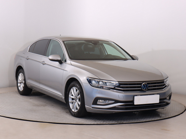 Volkswagen Passat 2021