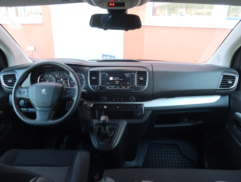 Peugeot Traveller