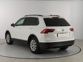 Volkswagen Tiguan - 2020
