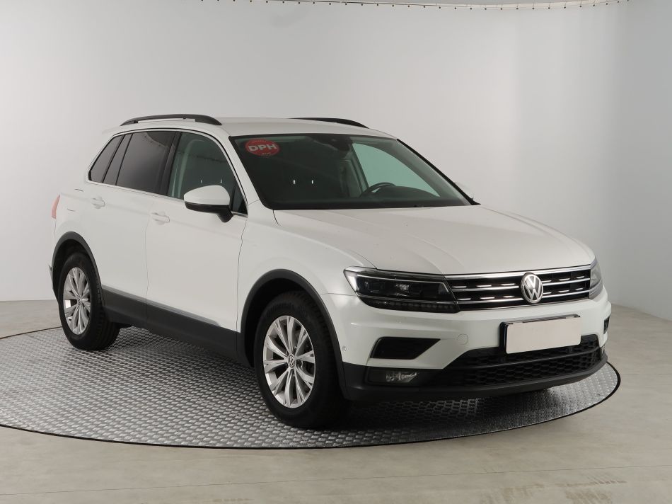 Volkswagen Tiguan - 2020