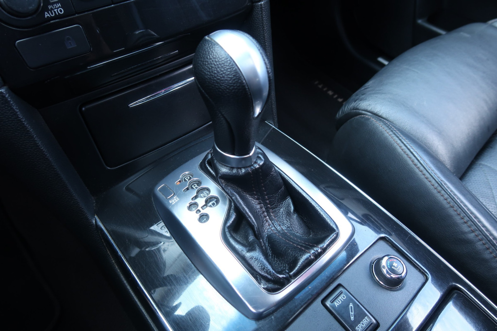Infiniti FX