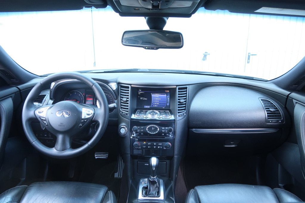 Infiniti FX