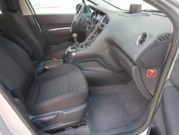 Peugeot 5008 2011