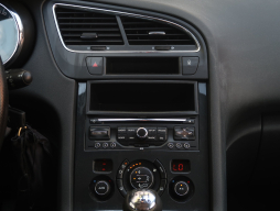 Peugeot 5008 2011