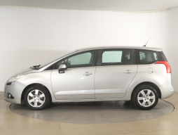 Peugeot 5008 2011
