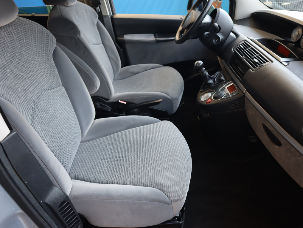 Peugeot 807