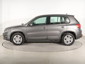 Volkswagen Tiguan - 2016