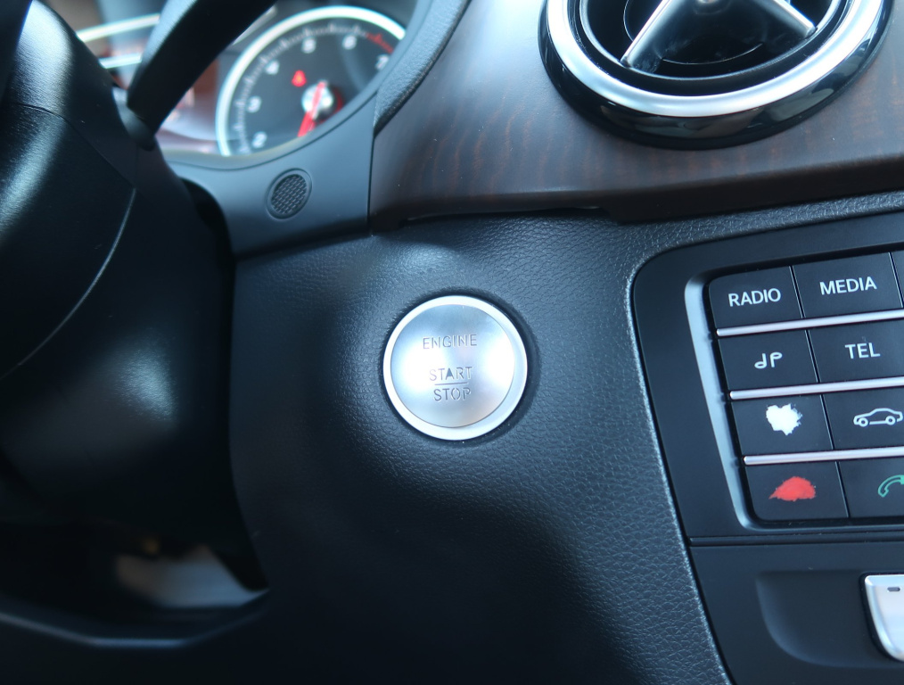 Mercedes-Benz B