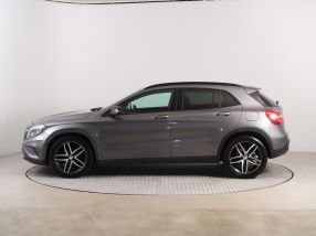 Mercedes-Benz GLA - 2015