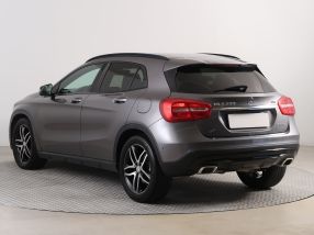 Mercedes-Benz GLA - 2015