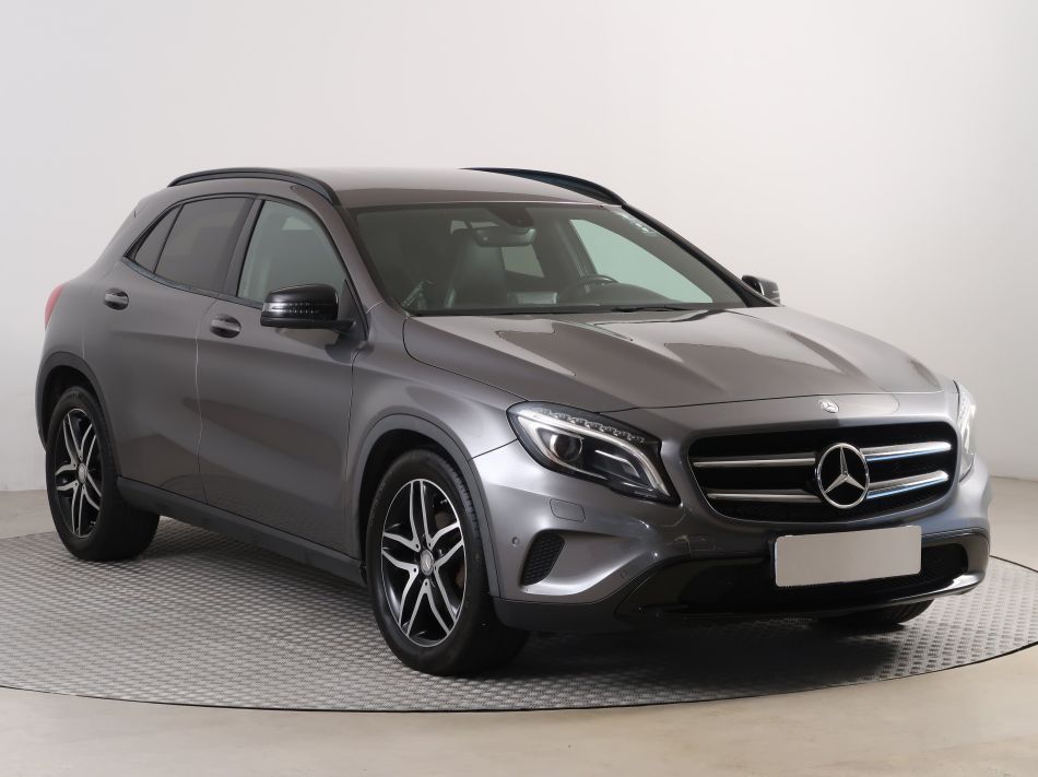 Mercedes-Benz GLA - 2015
