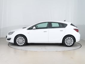 Opel Astra - 2013