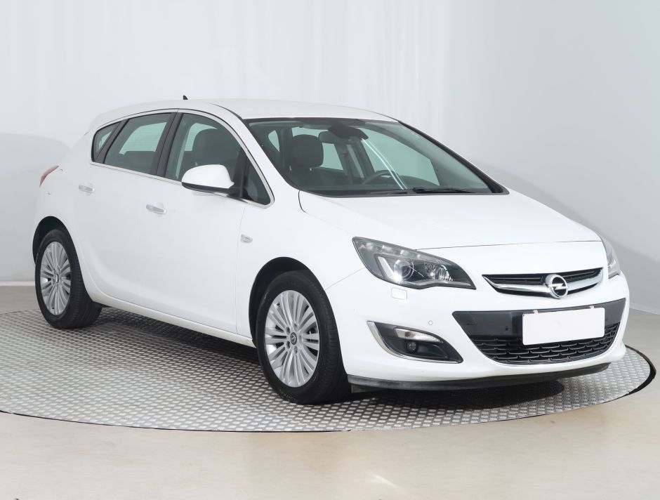 Opel Astra - 2013