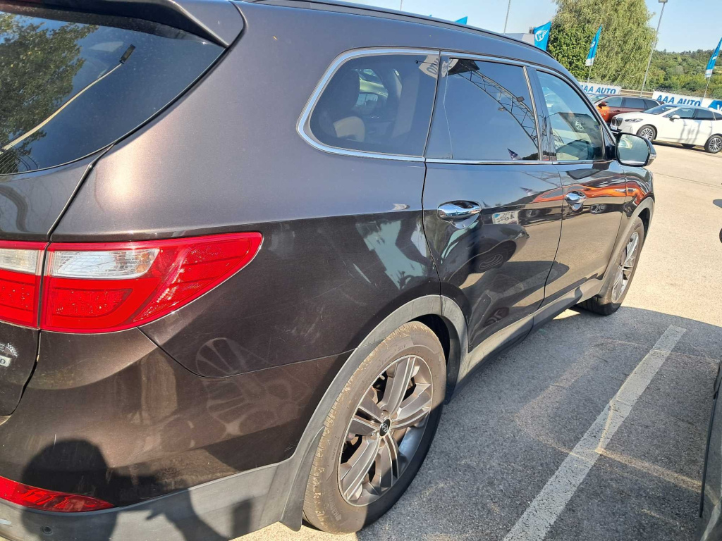 Hyundai Grand Santa Fe