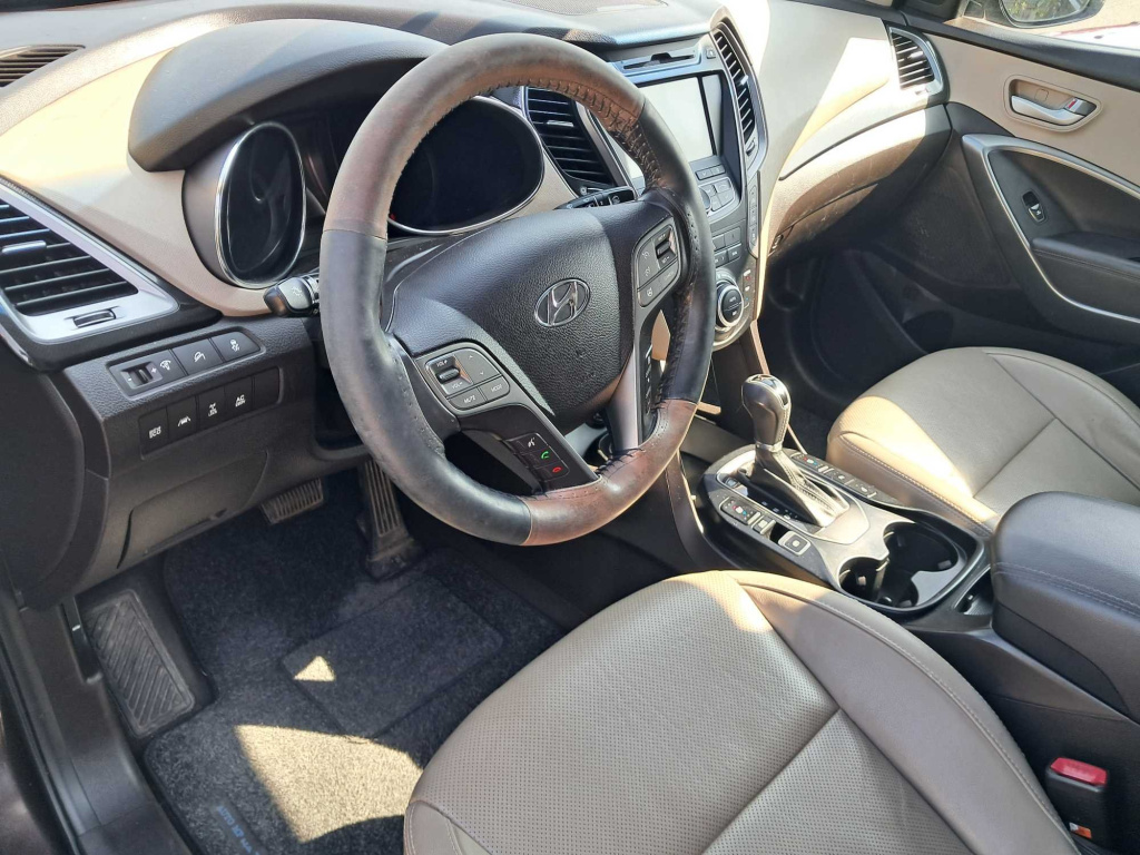 Hyundai Grand Santa Fe