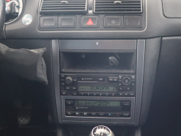 Volkswagen Golf 2003