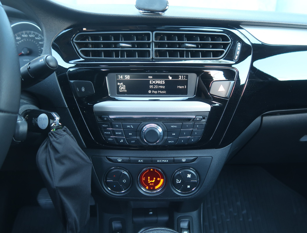 Peugeot 301