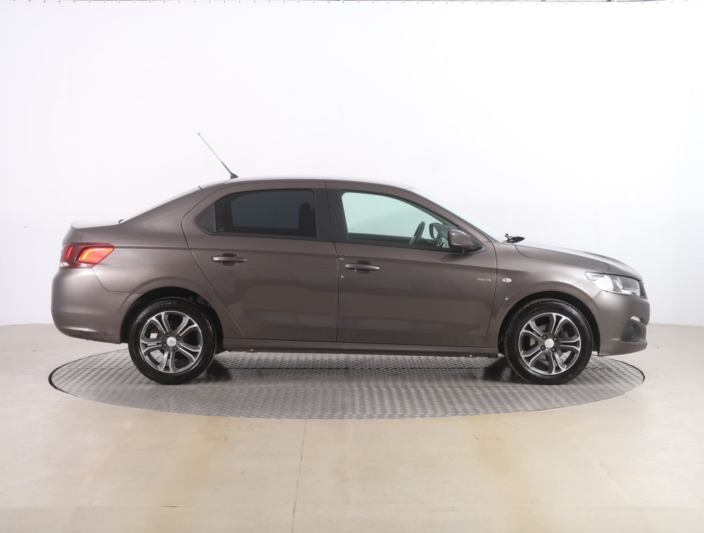 Peugeot 301