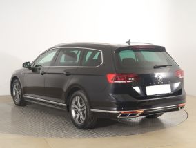Volkswagen Passat - 2021
