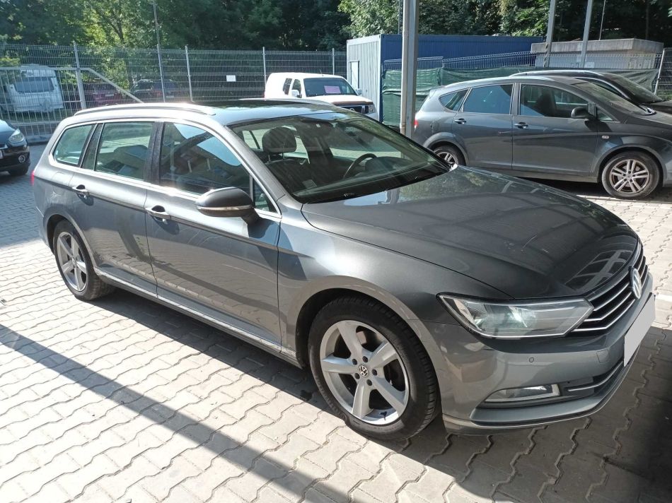 Volkswagen Passat - 2015