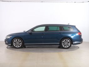 Volkswagen Passat - 2021