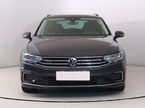 Volkswagen Passat - 2021