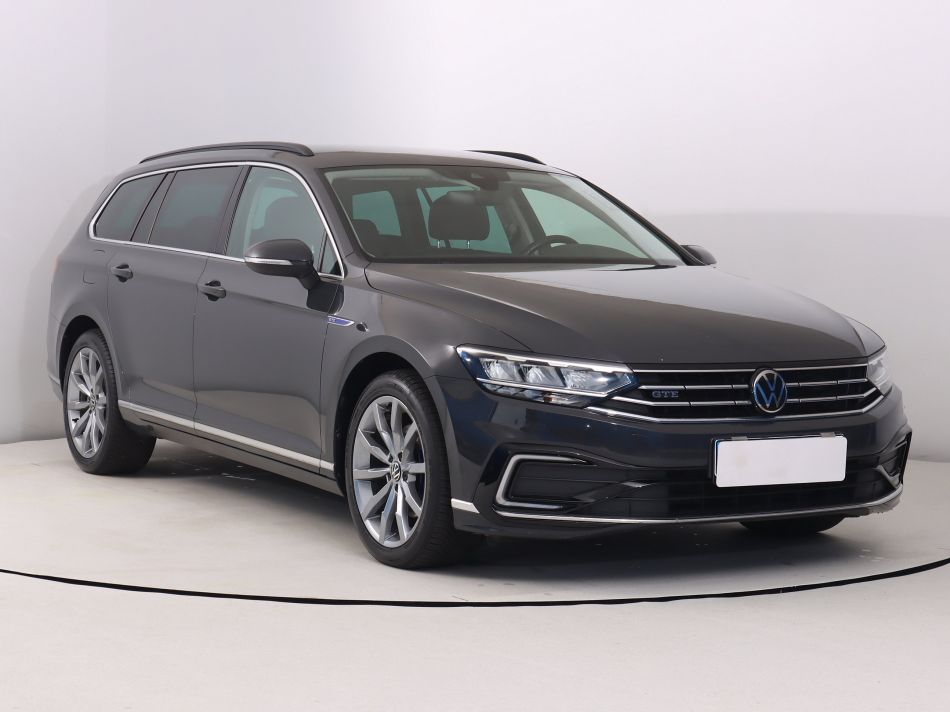 Volkswagen Passat - 2021