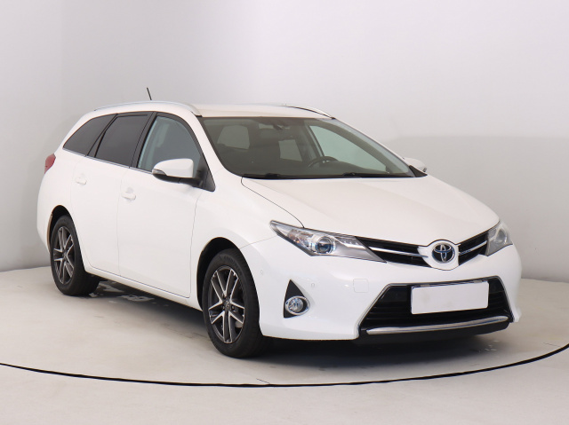 Toyota Auris 2015
