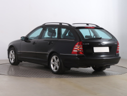 Mercedes-Benz C 2005