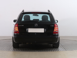 Mercedes-Benz C 2005