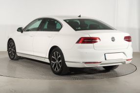 Volkswagen Passat - 2015