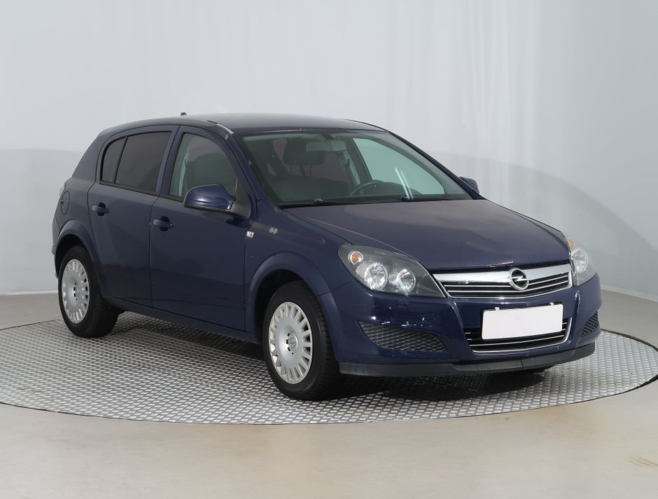 Opel Astra - 2011