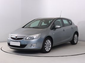 Opel Astra - 2013