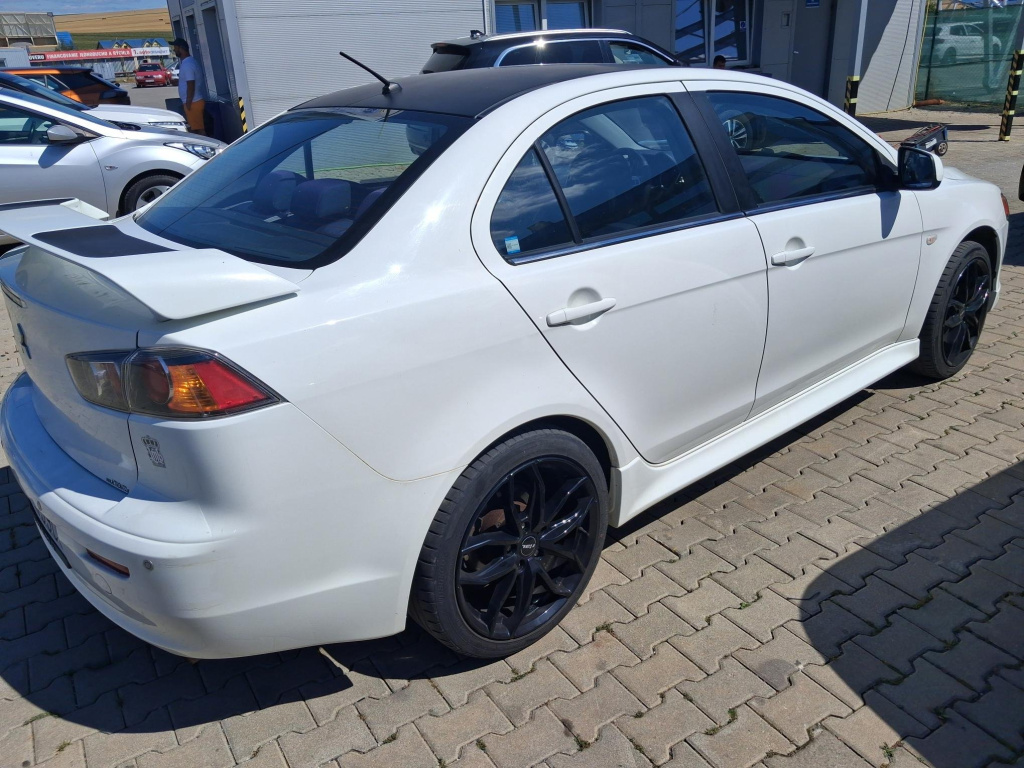 Mitsubishi Lancer