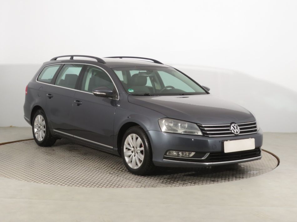 Volkswagen Passat - 2011