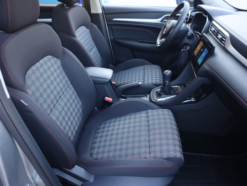 MG ZS SUV, 2025